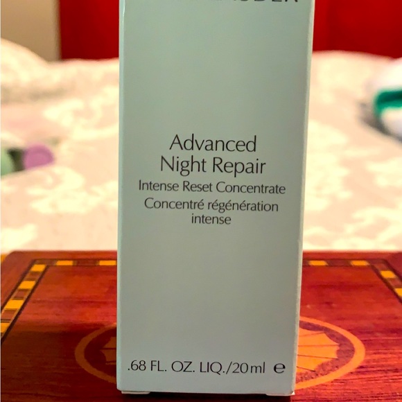 Recently discontinued version, brand new, very soothing for irritated skin - Picture 1 of 2